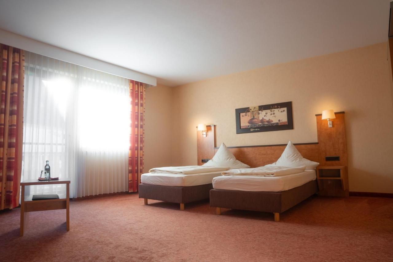 Hotel Gasthof Kaesser Ansbach Exterior photo