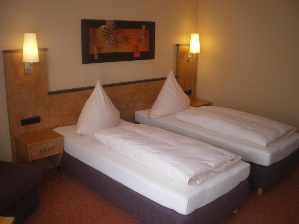 Hotel Gasthof Kaesser Ansbach Exterior photo