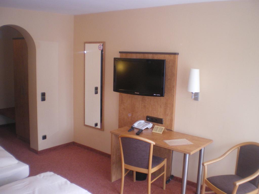 Hotel Gasthof Kaesser Ansbach Exterior photo