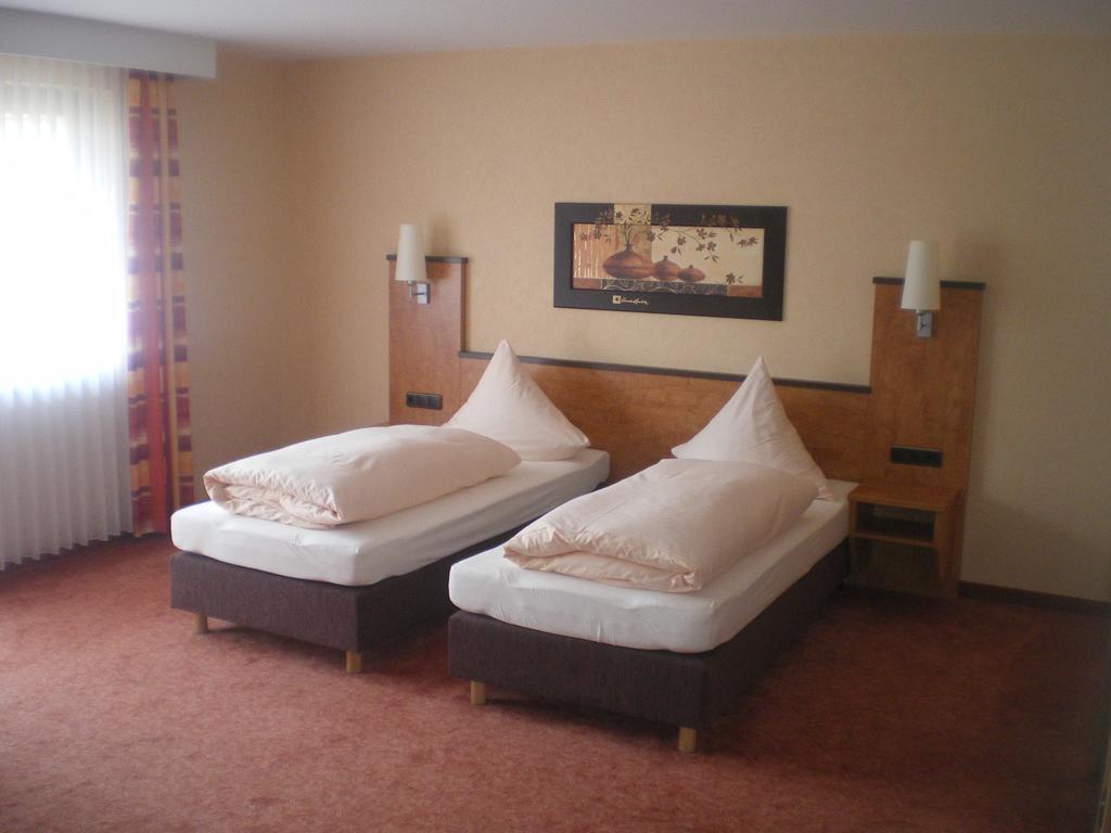 Hotel Gasthof Kaesser Ansbach Exterior photo