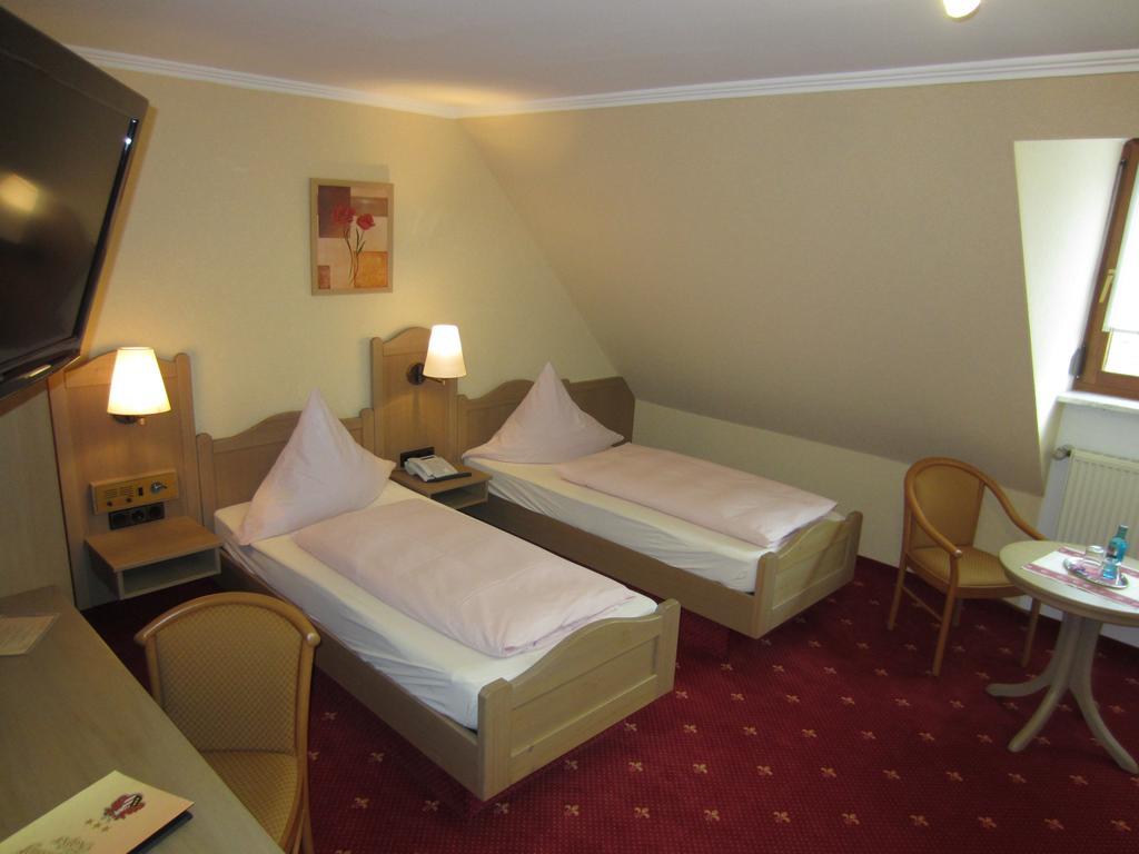 Hotel Gasthof Kaesser Ansbach Exterior photo