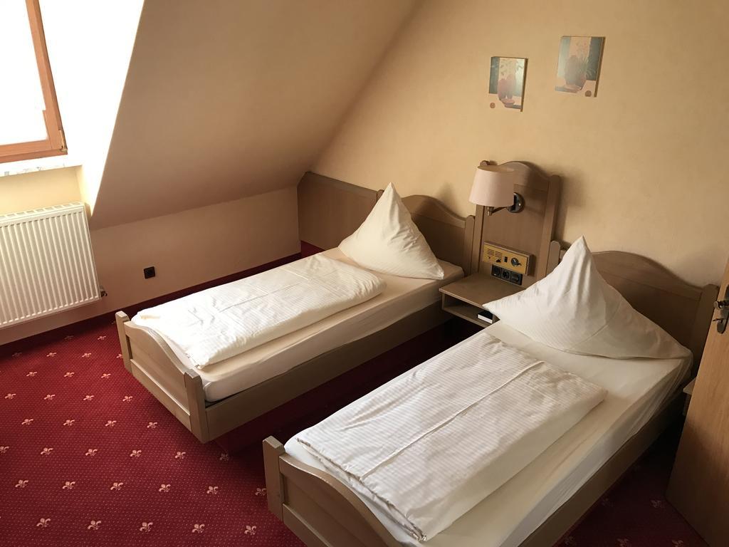 Hotel Gasthof Kaesser Ansbach Exterior photo